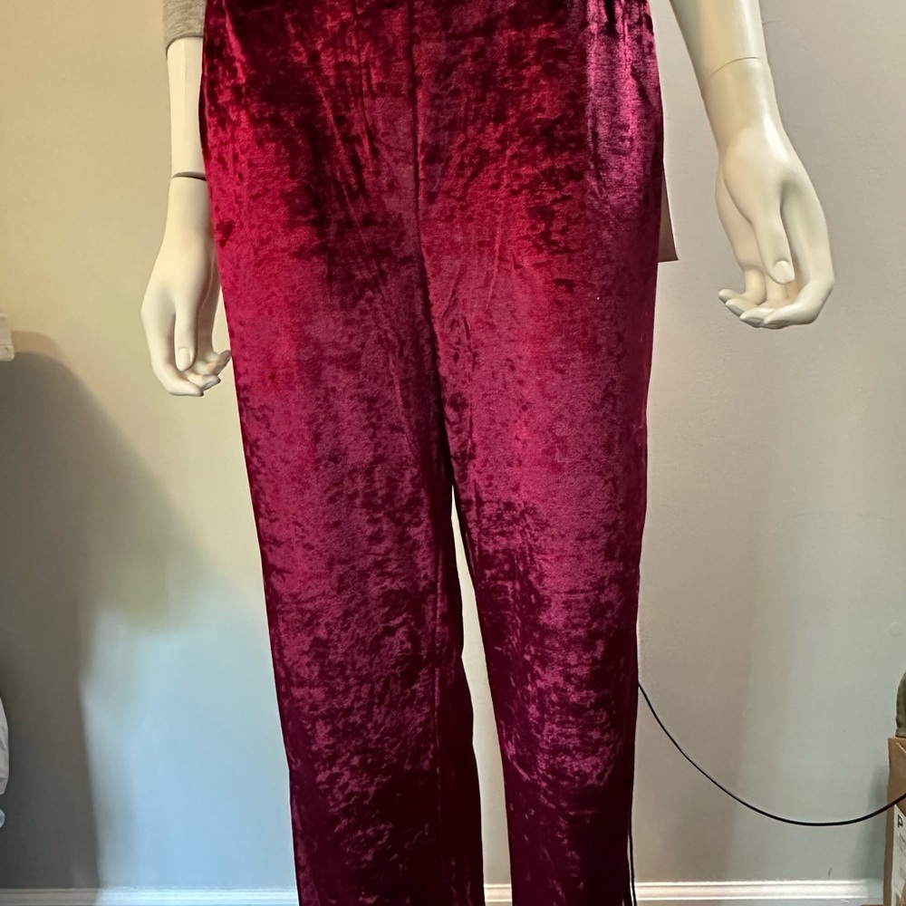 NWT Women’s Small Honor The Gift Burgundy Velvet PJ Pants.